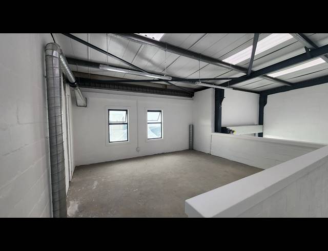 132M² WAREHOUSE FOR SALE IN RIVERGATE